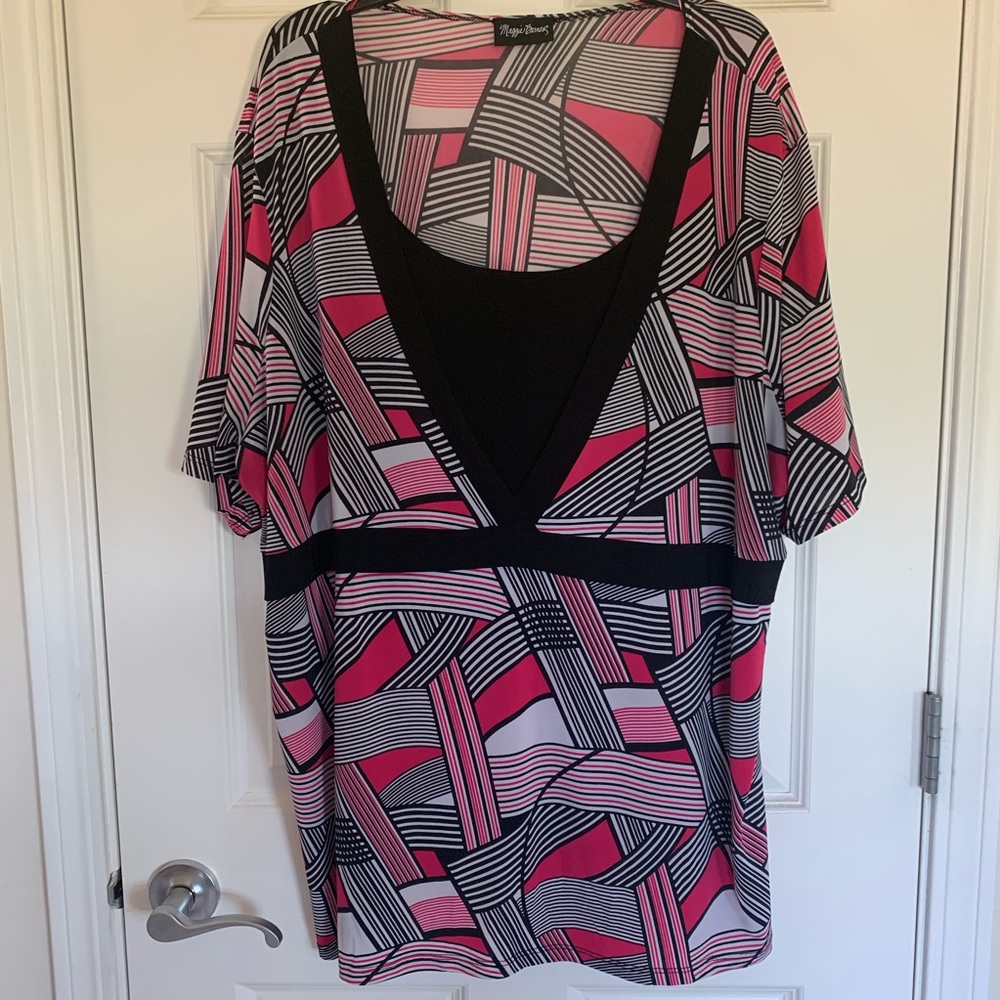 💓 Pink, Black, & White Blouse